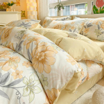 Neljaosaline puhtast puuvillast v&auml;ike v&auml;rske lilleline tekikate &uuml;histoa voodilina Kolmeosaline voodipesu komplekt 1.2m bed