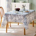 Elegantne prantsuse vintage sinine roosiline lilleline segukangas laualina beežide tutikestega - Ristk&uuml;likukujuline, t&auml;iuslik s&ouml;&ouml;gilauale, piknikutele, pidudele, pulmadeks 150*100