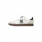 MLB New York Yankees Lightweight Slip Resistant Low top German Army Trainers Unisex White 3ASXCB16N-50WHS