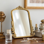 Retro reljeefne vaikne peegel: Nikerdustega seisav meigipeegel magamistoa kaunistuseks. Frame 29.5*24.3cm, Mirror 24.8*17.2cm beige