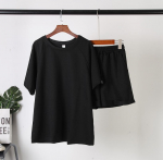 Naiste puuvillased vabaaja kaheosalised l&uuml;hikeste varrukatega T-s&auml;rgid ja k&otilde;rge v&ouml;&ouml;kohaga l&uuml;hikesed p&uuml;ksid, massiivne dressid M valge