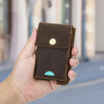 Ehtsast nahast kaardihoidjad meestele kaardirahakotid RFID-d blokeeriv alumiiniumkarp Automaatne h&uuml;pikkaardi&uuml;mbris kohv