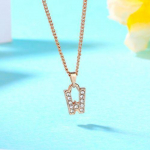 Naiste Estele Rosegold Splendid keskmise suurusega ripats t&auml;hega W ja Austria kristallidega