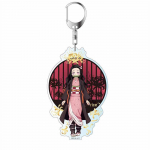 Demon Slayeri Q versiooni v&otilde;tmehoidja akr&uuml;&uuml;list kahepoolne ripats, millel on Inosuke, Tanjiro, Mizuko ja Butterfly Ninja.