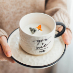 Keraamilised kohvitassid ja alustassid paarile, piimatass, armsa kassit&uuml;druku kruus, lihtne kirjanduslik p&auml;rastl&otilde;unatee 200ml