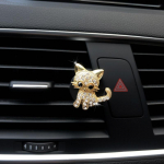 Armsa kassipoega modelleeriva auto aroomiteraapia klamber auto &otilde;hu v&auml;ljalaskeava v&auml;rskendaja klamber auto kliimaseadme kaunistus kuld