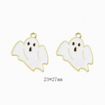 2 tk Halloweeni amuletid ripatsid, musta v&auml;rvi kullaga kaetud emailiga k&otilde;rvitsa kummitus kloun v&otilde;luri m&uuml;ts Halloweeni amulett ehete jaoks Ghost (white on gold)