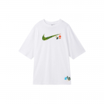 Nike Sportswear Swoosh Joonisfilmitr&uuml;kiga Lahtine &Uuml;mmarguse Kaelusega T-s&auml;rk Naiste Topid Valge FN3711-100 XL