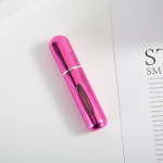 5 ml kaasaskantav mini korduvt&auml;idetav parf&uuml;&uuml;mipudel koos pihustatava l&otilde;hnapumbaga. T&uuml;hi kosmeetikakonteinerite pihustipudel reisit&ouml;&ouml;riista jaoks