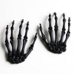 1 paar Halloweeni dekoratsioonirekvisiite Realistlik Halloweeni dekoratsioon Skeleti k&auml;ed Plastikm&auml;nguasjad Skeleti k&auml;ed Peo &otilde;udsed rekvisiidid