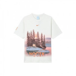 Nike Nocta koost&ouml;&ouml; ja mitmek&uuml;lgne moes l&uuml;hikeste varrukatega T-s&auml;rk Unisex Valge EU XL valge