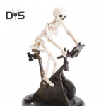 Treeningratta animatroniline skeleti kujuke Halloweeni vaigust jalgrattas&otilde;idu fitnessratta kolju kuju skulptuur kodukontor t&ouml;&ouml;laua kaunistus ornament 1pc