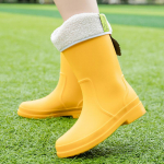 Uued naiste vihmasaapad veekindlad libisemiskindlad vesisaapad keskmise k&otilde;rge pehme toruga soojad naistejalatsid Moodsad pehme p&otilde;hjaga vihmasaapad T&ouml;&ouml; 36