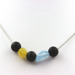 Pierres et Min&eacute;raux. Collier perles Onyx noir mat 8 mm + Aigue-Marine du Br&eacute;sil + Opale Chaine en acier inoxydable.