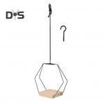 Rippuvad taimede hoidik puidust alusega, talumaja stiilis, maal&auml;hedane, siseruumides rippuv lillepott, istutusriiul, korv, taimed, riidepuu kaunistus must