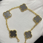 Uus versioon Neljaleheline ristik Viie &otilde;iega k&auml;ev&otilde;ru Naturaalne punane ahhaat Valge p&auml;rlmutter K&auml;ev&otilde;ru Naiste laserk&auml;ev&otilde;ru V Gold