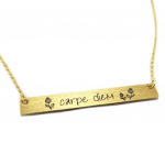 7bis [P5810] - k&auml;sitsi valmistatud kaelakee  Messages  (carpe diem) kuld - 35x5 mm kuld