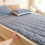 Talvine soe sametist tepitud voodimatt Luksuslik, paks, pehme pl&uuml;&uuml;s, King Queen voodilina libisemisvastane voodilina ilma padjap&uuml;&uuml;rita 90x200cm 1pc