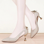 Kevad-suvi keskmise kontsaga sandaalid Naiste suured kingad Naiste tikk-kingad T&auml;iesti sobivad t&ouml;&ouml;kingad Naiste terava varbaga &uuml;ksikud sandaalid 34 must