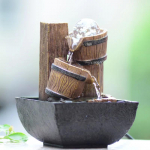 Dekoratiivsed siseruumides olevad veepurskkaevud Vaiguga k&auml;sit&ouml;&ouml; Kingitused Feng Shui rattaga t&ouml;&ouml;laua veepurskkaev kontoriteemaja kaunistamiseks ZM904