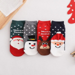 4 paari s&uuml;gis- ja talviseid j&otilde;ulusokke, sulgl&otilde;ngast, j&otilde;ulusokid, Santa multikas, hani, sirged sokid, paadisokid, l&uuml;hikesed punased sokid One Size
