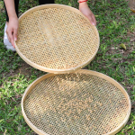 Suur k&auml;sitsi valmistatud bambusest s&otilde;el: &Uuml;mar, perforeeritud kuivatusrest ja dekoratiivplaat 50cm bamboo sieve