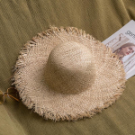 100% K&auml;sit&ouml;&ouml; Looduslik Rafia M&uuml;tsid Naistele Lame Pealmine Lai &auml;&auml;riseratas P&auml;ikesem&uuml;ts Rannikum&uuml;ts Daam Puhkus Panama P&auml;ikesekaitse P&auml;ikesem&uuml;ts beige