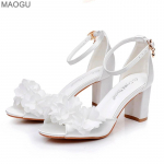 Valged pulmasandaalid Peep-toe Suvised Uued Paksude Kontsadega Sandaalid Naiste Rooma Sandaalid &Otilde;ie Avatud Varba Sandaalid Naistele Mugavad Elegantne 34 valge