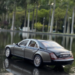 1:24 Maybach 62s S650 Classic Luxy Auto Sulamist Auto Mudel Valatud Metallist M&auml;nguautod Auto Mudel Simulatsioon Kogumine Laste M&auml;nguasi Kingitus hall