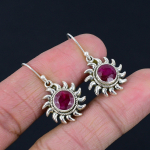 Naturaalsest rubiinist v&auml;&auml;riskivist k&otilde;rvar&otilde;ngad P&ouml;&ouml;risega p&auml;ikesek&otilde;rvar&otilde;ngad 8 mm &uuml;mara kujuga v&auml;&auml;riskivist 925 h&otilde;bedast rippuv k&otilde;rvar&otilde;ngas naistele ja t&uuml;drukutele