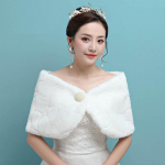 Pruudi kunstkarusnahast m&auml;hitav &otilde;htukleit Bolero Cape pulmasall