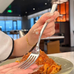 Roostevabast terasest &otilde;htus&ouml;&ouml;gikahvel Pika k&auml;epidemega lauakahvlite komplekt Korea s&ouml;&ouml;giriistade nelja otsaga salat magustoit puuviljakahvlid K&ouml;&ouml;k 1PCS