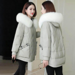 Naiste keskmise pikkusega puuvillase polsterdatud karusnahast jakk kunstlamba karusnaha ja rebasenahast kraega M