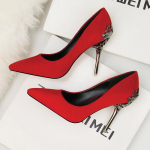Korea punane seemisnahast stiletto pulmakingad metallist &otilde;&otilde;nes disainiga 40 punane