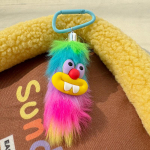 Naljakas vorstisuu vorst pikkade juustega koletis v&otilde;tmehoidja v&otilde;tmehoidja multikas pl&uuml;&uuml;sist t&auml;idisega inetu nukukoti ripats t&uuml;druks&otilde;bra kingitus