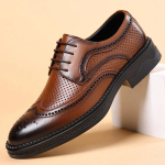 Meeste Nahast Kingad brogue Klassikalised &Auml;ri kontorikingad Paeladega Moodsad Meeste Vabaaja Jalan&otilde;ud Luksuslikud Banketipidu Kingad mehed 44 black