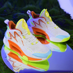 Meeste korvpallijalatsid Hingav polsterdus Libisemiskindlad Kulumiskindlad Jooksujalatsid J&otilde;usaali treeningud Sportlikud Korvpallitossud naistele 45 oranž