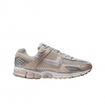 Nike Air Zoom Vomero 5 Light Orewood Brown Unisex Tossud Kreemjas Valge Metallik-Plaatina HF1553-101 42