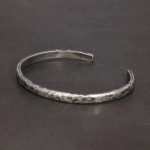 4mm Ehtne 925 Sterling H&otilde;be K&auml;sit&ouml;&ouml;na Valmistatud Vasaral&ouml;&ouml;gi Mustriga Vintage Punk K&auml;ev&otilde;ru Bangle Viikingi Ehted Meestele ja Naistele h&otilde;be