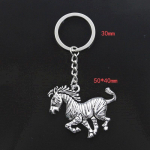 Hot Fashion Zebra Pinto 50x40mm ripats 30mm v&otilde;tmehoidja metallist kett h&otilde;bedane v&auml;rv meeste auto kingitus suveniirid v&otilde;tmehoidja h&otilde;be