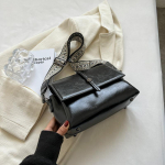 Klassikaline vintage stiilis naiste pandlaga &otilde;larihma kott Naiste naiste k&auml;ekott K&auml;ekott K&auml;ekott rahakotid Risti kehaga k&auml;ekott 25x15x11cm must