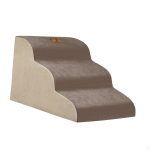 Koera trepp Kutsikas kass astub voodikaldteele, et ronida