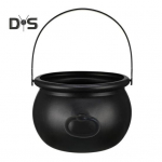 Halloweeni n&otilde;iapada suur must plastikust n&otilde;iaveekeetja Halloweeni poti kommihoidja &Otilde;udsed peokaunistused must