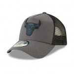 Kepik&uuml;bar - Chicago Bulls - DIAMOND TRUCKER - Tumehall - &Uuml;ks suurus - Linnastiil hall