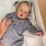 70 CM 3D Naha K&auml;ev&auml;rvid Pehme Silikoon Reborn Baby Boy Nukk M&auml;nguasi T&uuml;drukutele Riidest keha Realistlik Blond Suur V&auml;ikelaps Art Bebe Finished doll