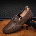 Meeste nahast kingad Meeste suvised hingavad laisad inimesed s&otilde;idavad &uuml;he pedaaliga meeste jalatseid ja ubakingi 39