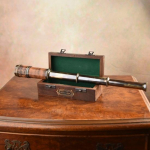 Lunette kinkekarbis, messingist teleskoop, inkrusteeritud silmaklaas puidust karbis, retro aksessuaarid kingitus