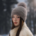 Jiayi silmkoeline m&uuml;ts naiste s&uuml;gistalvise k&uuml;&uuml;likukarva segatud lilleniidiga silmkoeline m&uuml;ts armas pl&uuml;&uuml;sist naiste k&otilde;rvakaitsega kapuuts One Size (50-60cm) valge