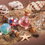 10x v&auml;ikesed klaaspudelid miniatuursed joogipudelid korgist klaasviaalid pulmadeks