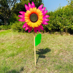 V&auml;rviline p&auml;evalilletuuliku tuuleturbiin muru aiapeo kaunistamiseks v&auml;lik&auml;mpingu pikniku aia sisekujundus